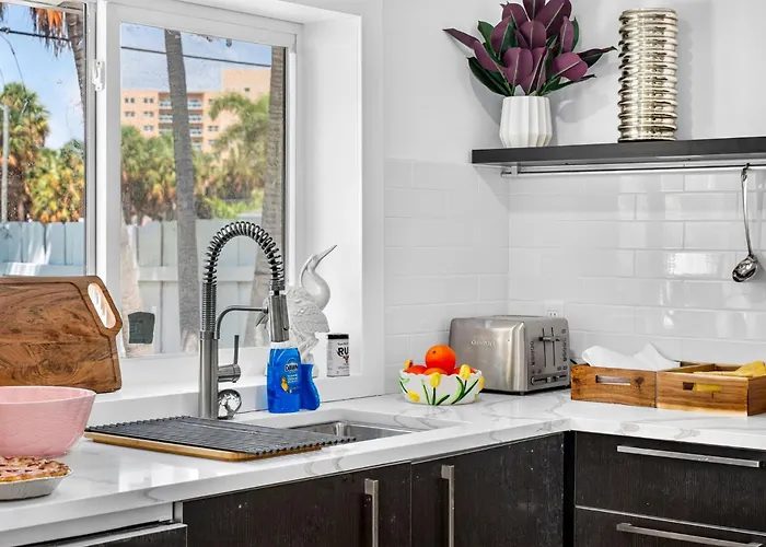 Caladesi Oasis Beautiful Coastal In North Clearwater Holiday home *