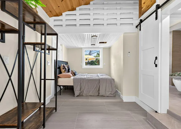 Caladesi Oasis Beautiful Coastal In North Clearwater Holiday home *